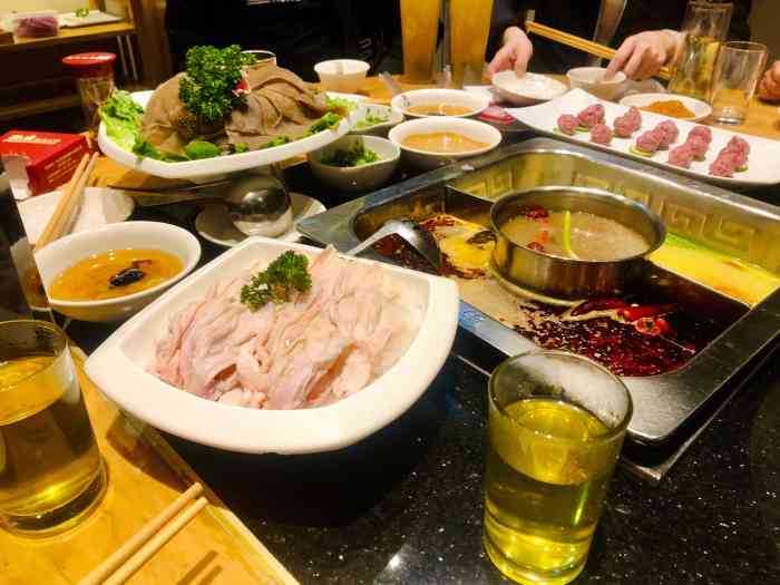 巴庄重庆火锅(罗山中心商厦店)