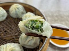荠菜鲜肉小笼包-曼曼汤包(建国西路店)