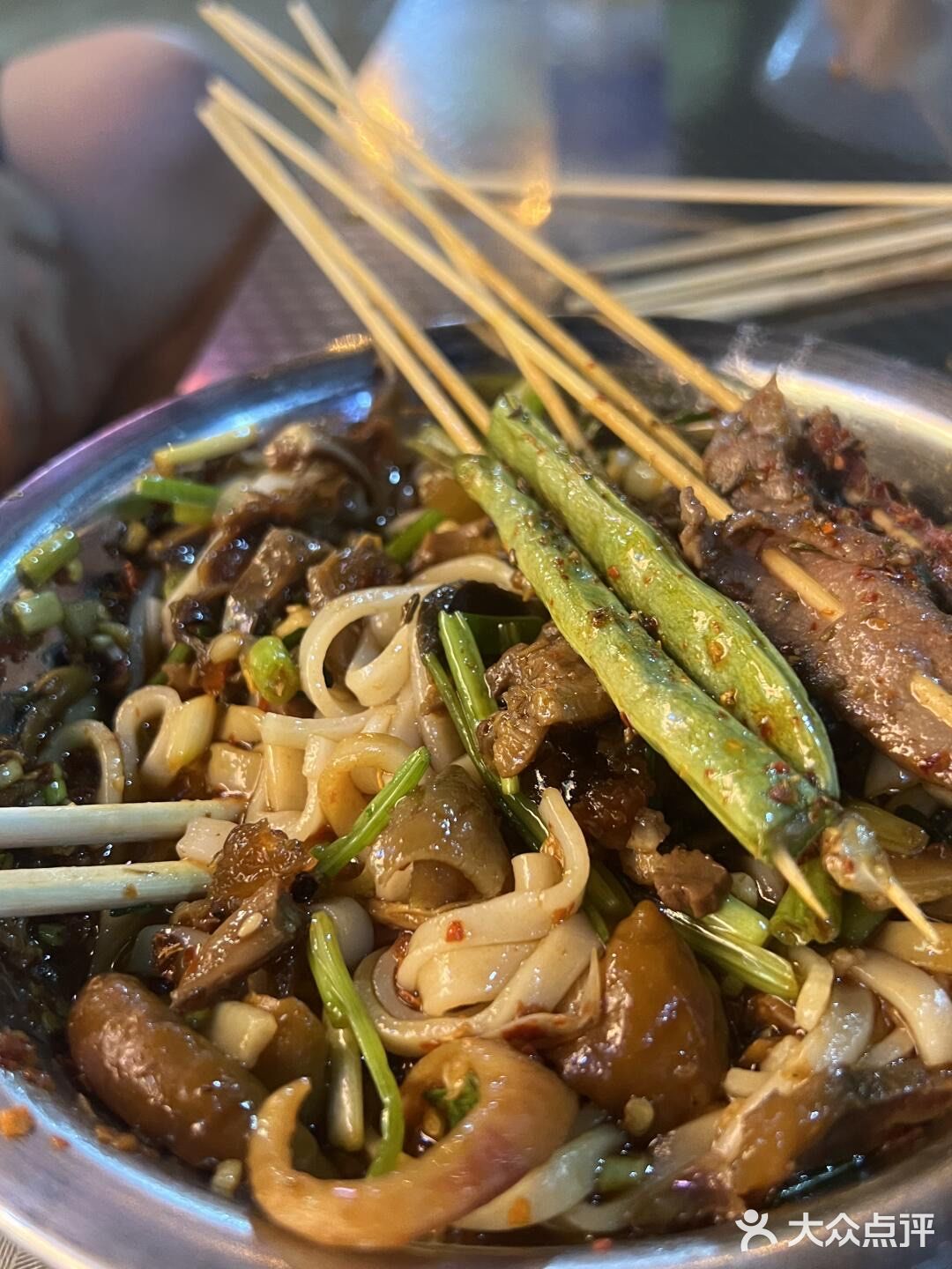 炸翅膀夜宵正当时 撸串喝酒好去处