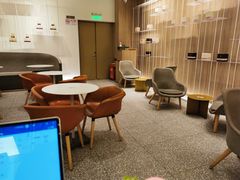 用餐区-奈雪的茶(市百一店)