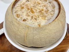 椰皇炖桃胶-聪嫂私房甜品(旺角二店)