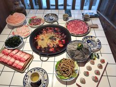 -旧街市鲜货老火锅(大光路店)