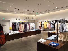 -URBAN REVIVO(高德置地广场·春广场店)