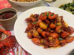 -肥肥虾庄·金牌油焖大虾(汉口城市广场店)