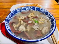 全家福鸭血粉丝汤-叶新小吃店(来凤小区总店)