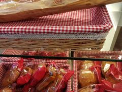 -红宝石·鲜奶小方·海派西点房(南丹店)