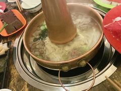 -洞庭洲·防空洞火锅·烧烤·铜锅涮肉(新百广场店)