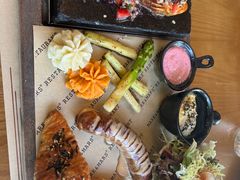 -Mark&Mars Restaurant