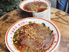 招牌酸辣粉-钟方模白家肥肠粉(春熙店)