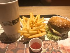 -The Habit Burger Grill 哈比特汉堡(复兴soho店)