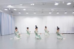 -深舞形体民族舞蹈工作室