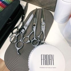 -FRIDAY星期五专业美发沙龙