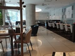 -必胜客(WOW中心城店)