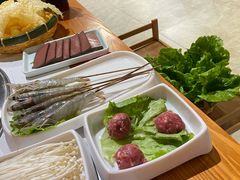-周记潮汕牛肉·小龙虾烧烤(九亭金地广场店)