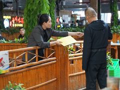 -三亚火车头万人海鲜广场