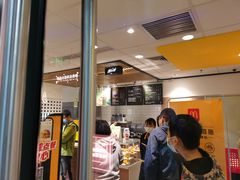 门面-麦当劳(百联西郊购物中心店)