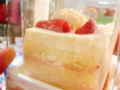 牛奶草莓小方蛋糕-一鸣真鲜奶吧(五塘广场地铁站店)