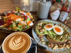 牛油果煮蛋吐司-RAC BAR(安福路店)