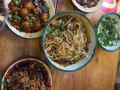 -拈签一笑黄牛肉辣卤串串