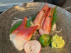 -铭牛烧肉·和牛海鲜自助(高新月牙湖店)