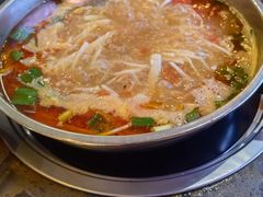 -黄利砖万峰林布依特色酸笋牛肉馆
