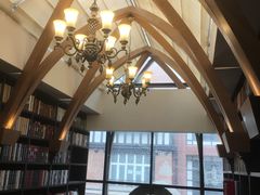 -钟书阁(松江泰晤士小镇店)