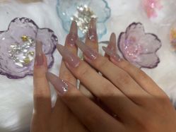 -小黑瓶美甲美睫