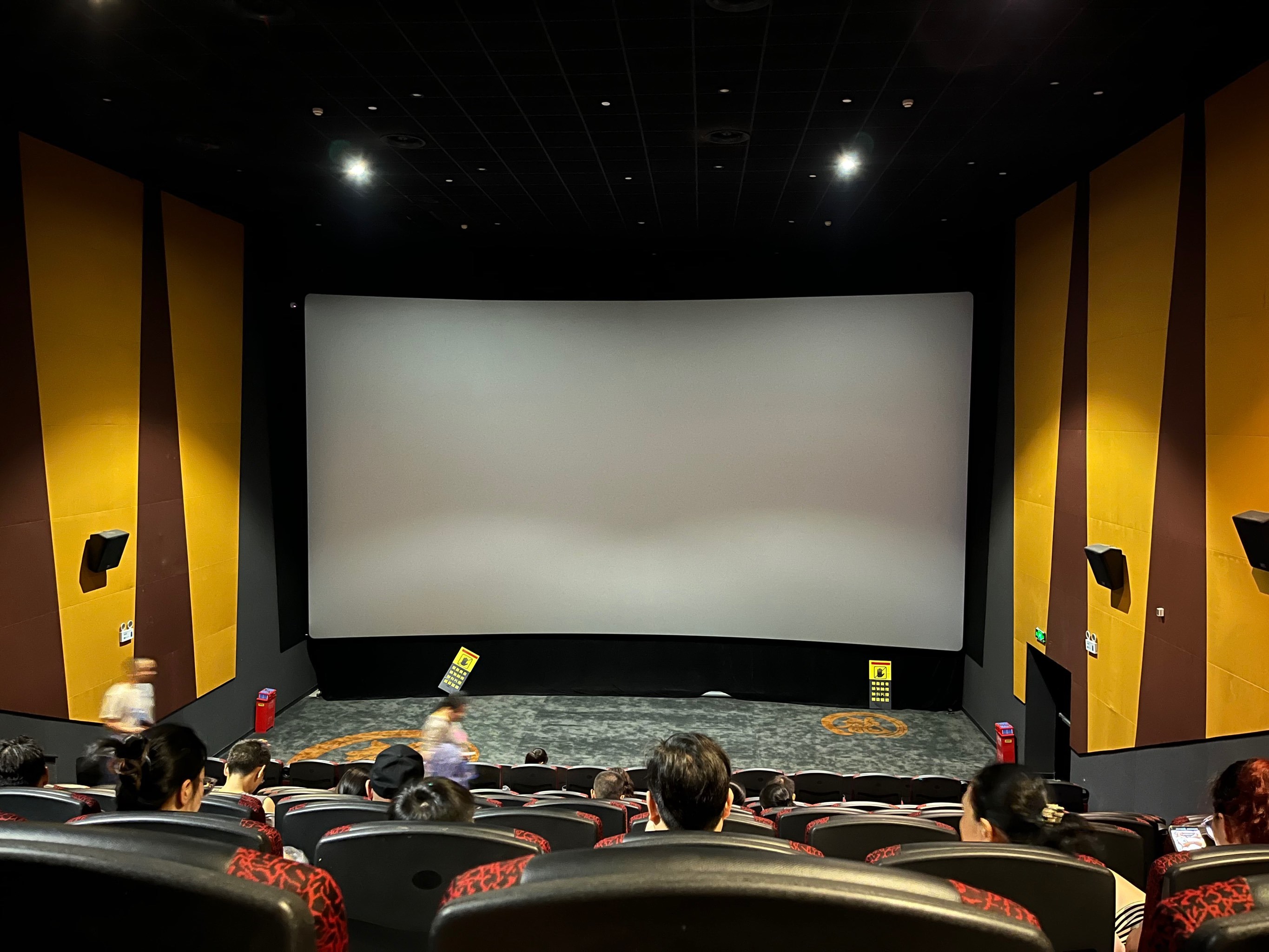 去位于新虹商圈的上影sfc影城看抓娃娃