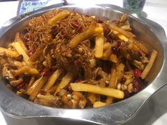干锅牛蛙-馋嘴蛙火锅