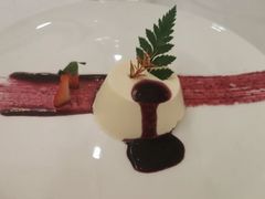 经典意大利奶油冻配蓝莓酱-casamosaico卡萨马可意大利餐厅