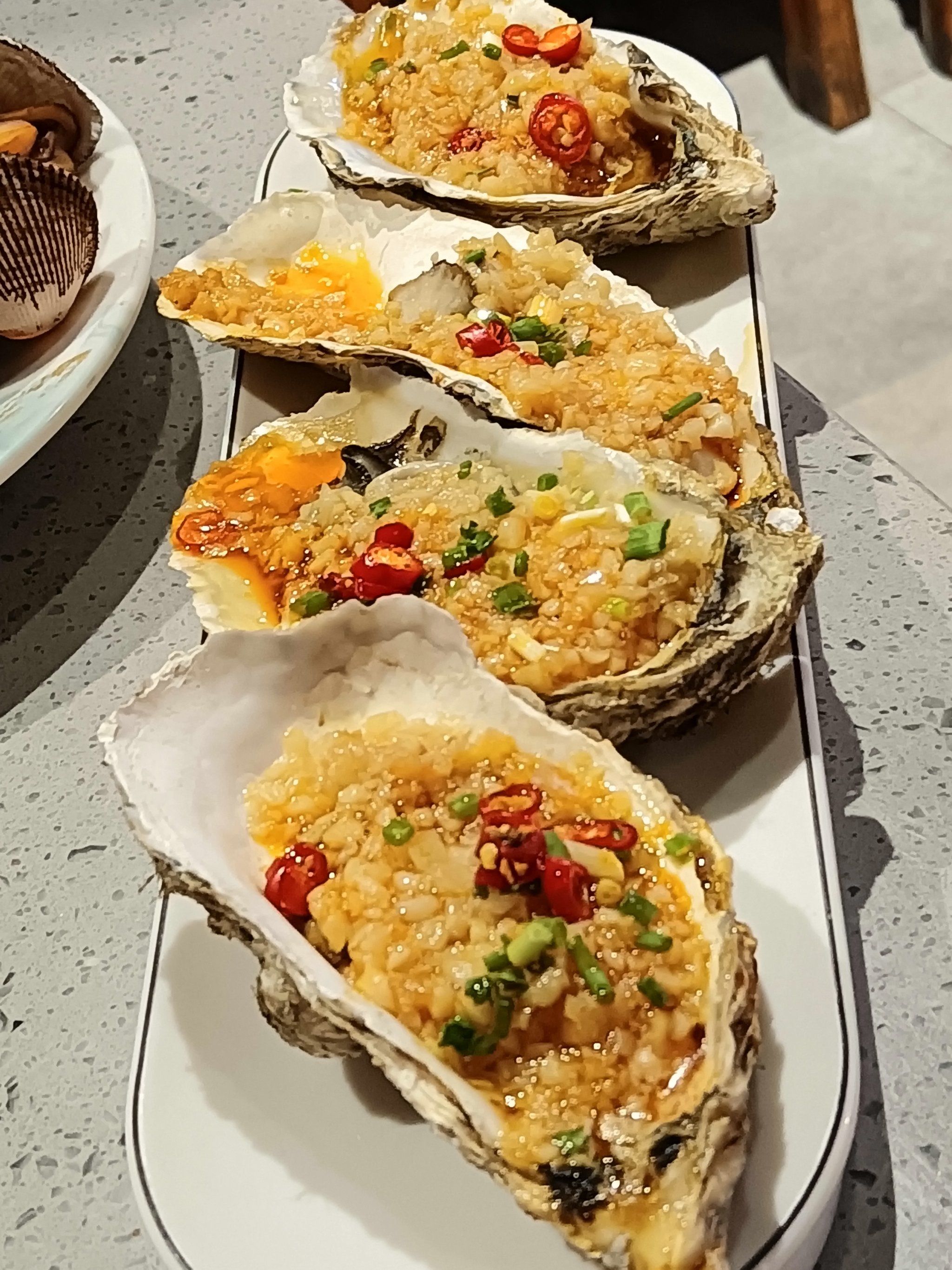 路过这里,决定试试推荐的花胶鸡打边炉.鸡