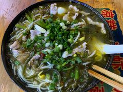 酸菜肉丝米线-李米线(总店)