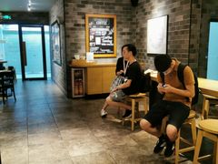 等位区-星巴克(广州动漫星城东区店)