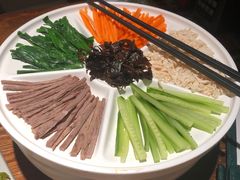 鸡丝凉米线-云海肴·汽锅鸡·云南菜(美罗城店)