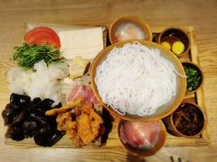 蒙自过桥米线-麦麦山云南菜(复地活力城店)