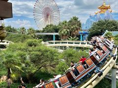 -七彩云南欢乐世界