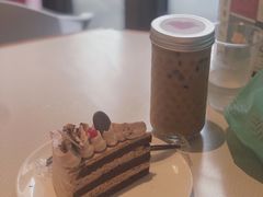 -Dough&Joe团憩(瑞虹天地月亮湾店)