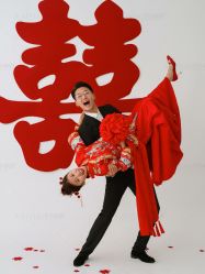 -雪中彩影婚纱摄影·微光艺术中心