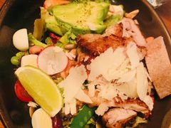 鸡肉牛油果沙拉-The Diner X餐厅(青岛万象城店)