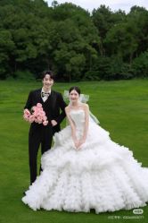 -喜爱高定婚纱摄影