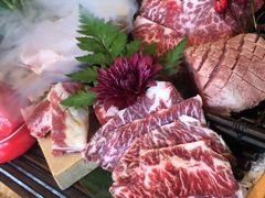 -铭牛烧肉·和牛海鲜自助(高新月牙湖店)