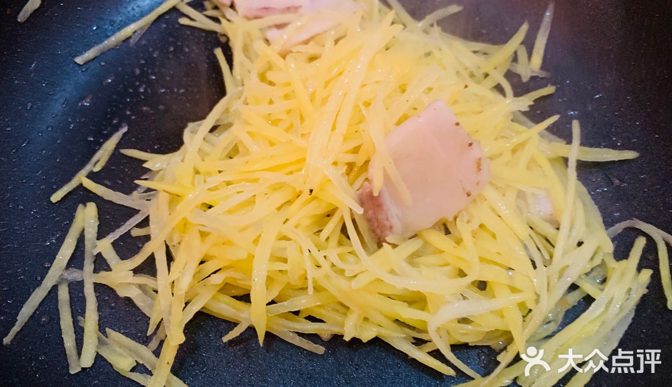 家常美味快手菜-土豆丝炒肉片