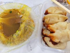 -黄阿姨锅贴大王(万航渡路店)