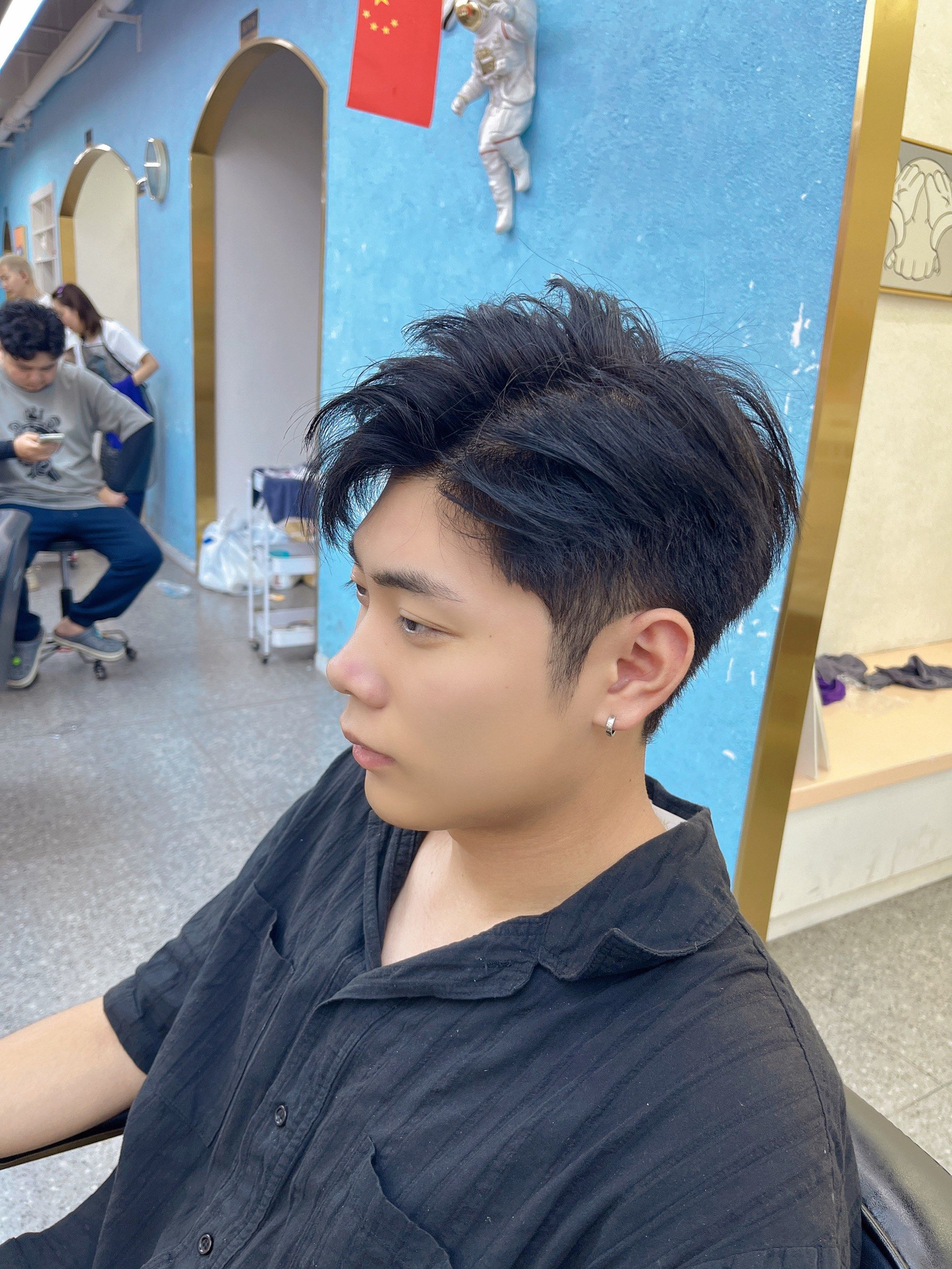 做这个发型真的超帅\\n很好打理的一款发型根据个人脸型喜好调整长度