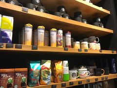 零售区-星巴克臻选(郑州国贸360广场店)