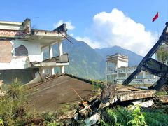 -四川汶川特大地震漩口中学遗址