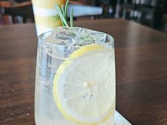 -Chom Cafe and Restaurant