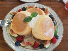 莓果奶油芝士舒芙蕾松饼-UPPER KITCHEN(延安路店)