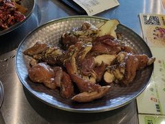 小鸡拌蘑菇-山葵说·泥炉烤肉(泰达时尚E街区店)