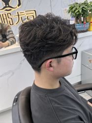 -尤司男士国潮理发馆